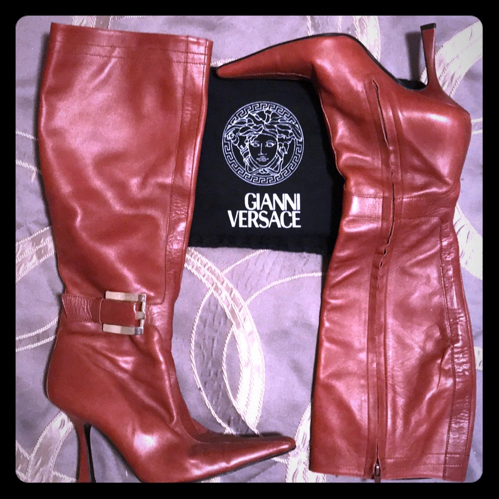 Authentic Vintage Vero Cuoio Versace to knee boot